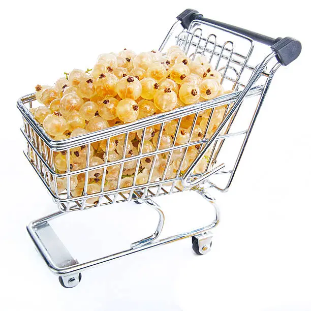 Mini shopping cart with whitecurrants