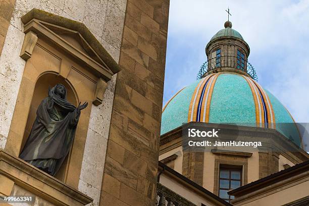 Foto de Verde Dome E Madonna Catedral De Caltagirone Sicília e mais fotos de stock de Arquitetura