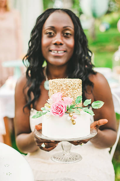 istock Beautiful woman with beautiful cake 499674551