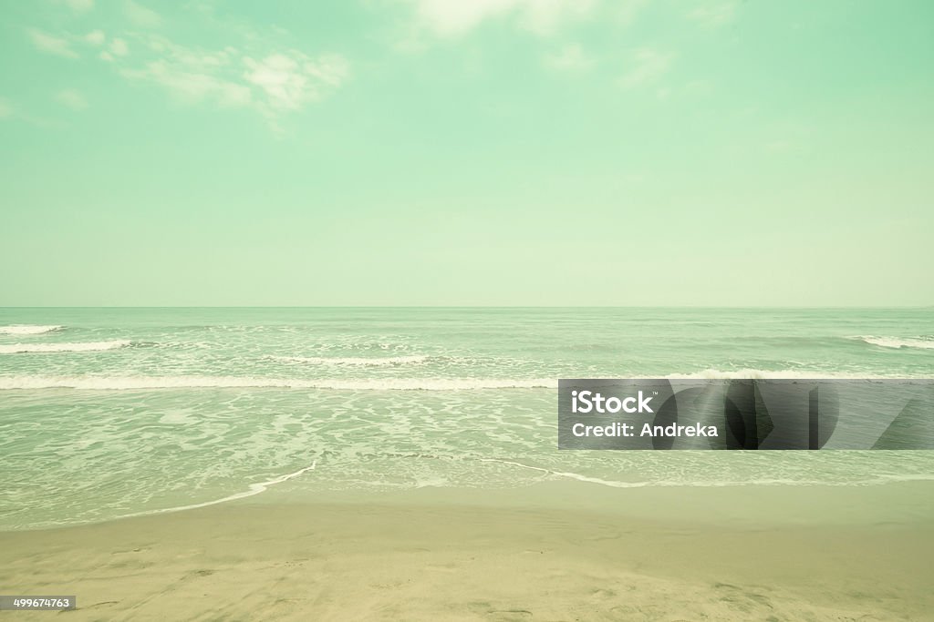 Retro turquesa playa - Foto de stock de Aire libre libre de derechos