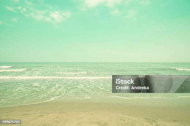 のビーチレトロなターコイズ - コーラル色のストックフォトや画像を多数ご用意 - コーラル色, シニア世代, ターコイズブルー