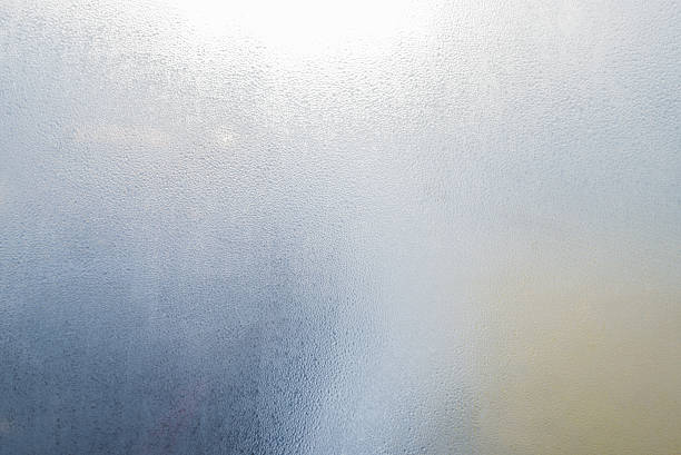 nevoeiro na janela de vidro - drop window water fog - fotografias e filmes do acervo