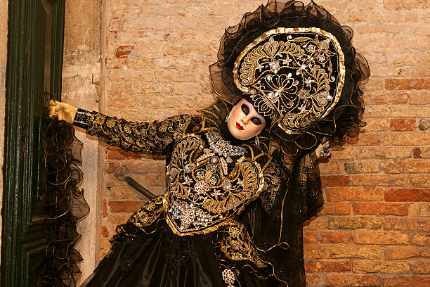 beautiful mask венецианский карнавал viii, венеция, италия - venice italy editorial mardi gras performer стоковые фото и изображения