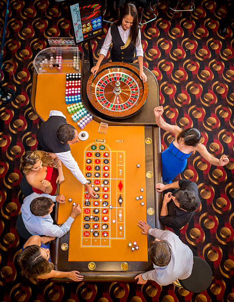 人はカジノ - casino roulette gambling casino worker ストックフォトと画像