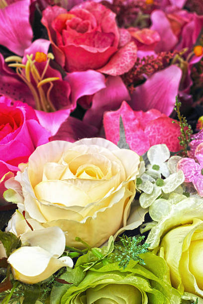 istock Beautiful chrysanthemum of artificial flowers 499718413