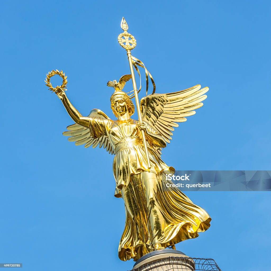 Statue von Victoria - Lizenzfrei Architektonische Säule Stock-Foto