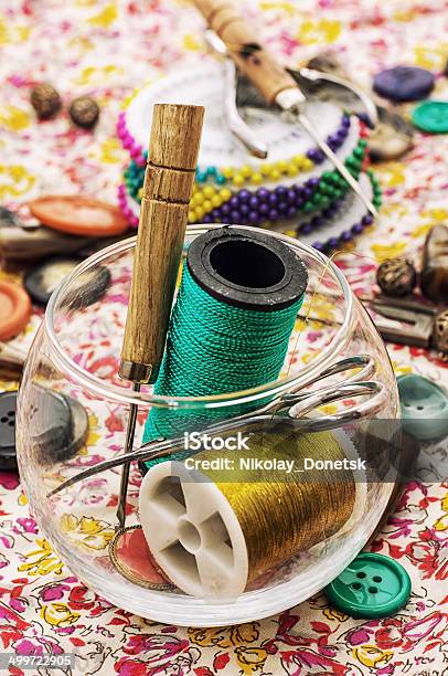 Faden Knöpfe Und Crochet Hook Und Andere Nähentools Stockfoto und mehr Bilder von Etwas herstellen