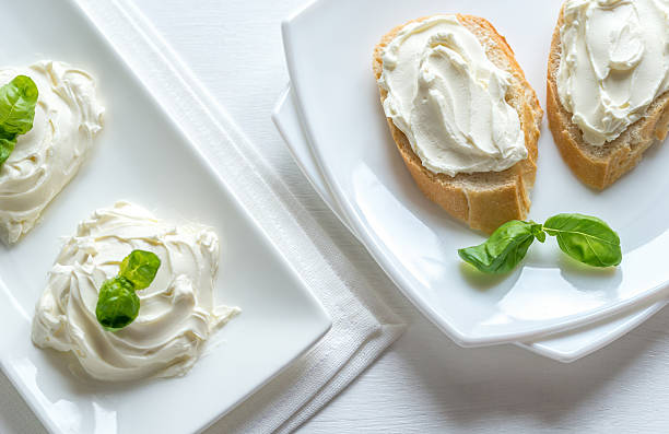 istock Sandwiches with cream cheese 499743326