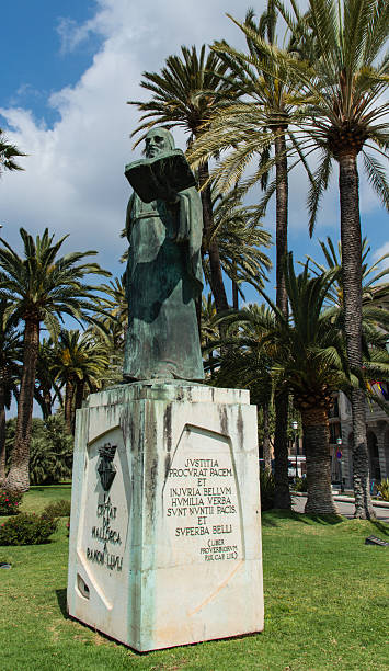 istock The old statue of Ramon Llull 499758477