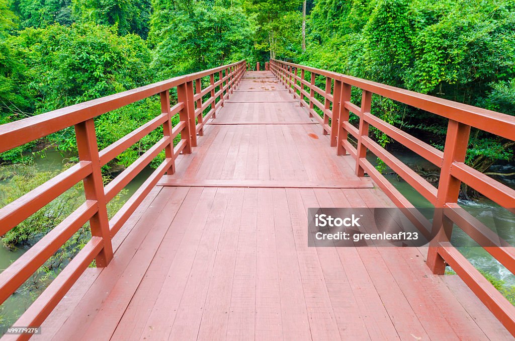 Ponte de madeira natural para o local - Royalty-free Acender Foto de stock