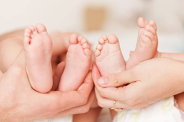 istock Feet of little tweens 499782603