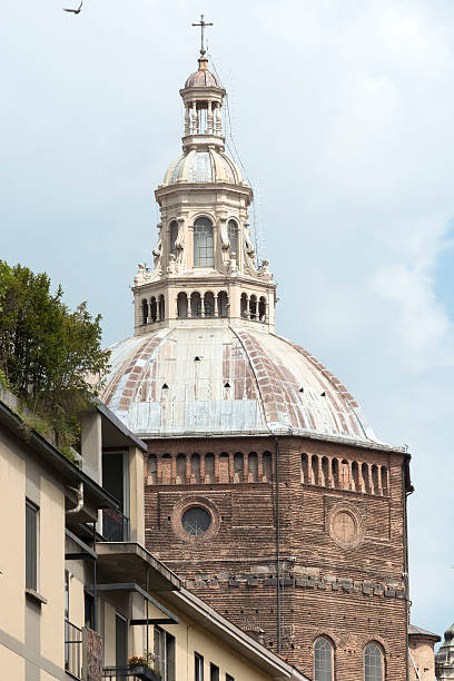 istock Pavia (Italy): houses and cathedral 499798898