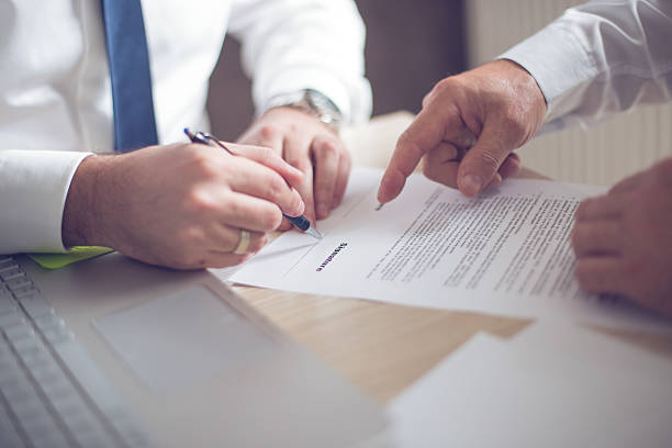 istock Business man signing a contract 499807692