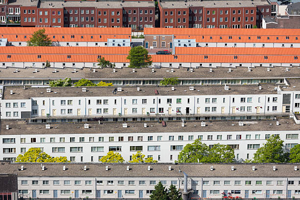 vista aérea de la zona residencial de la haya, países bajos - aerial view building exterior suburb neighbor fotografías e imágenes de stock
