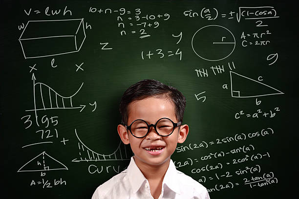 little asian student niño genio matemáticas - little boys measuring expressing positivity intelligence fotografías e imágenes de stock