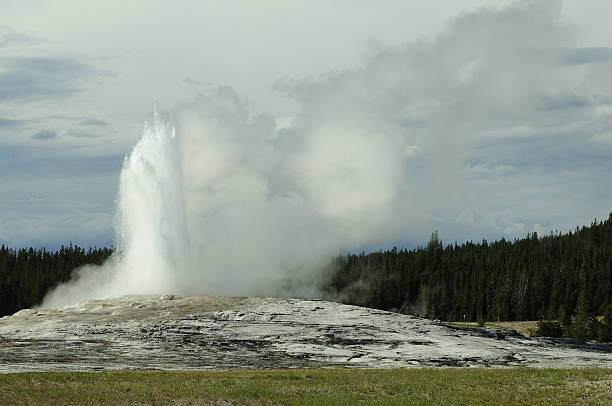 istock Old Faithful geyser 499890285