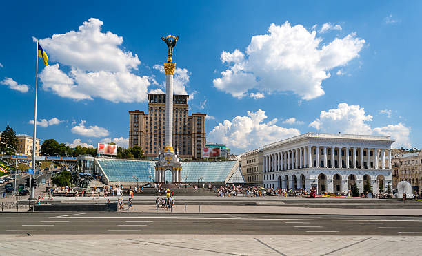 place de l'indépendance à kiev, ukraine - kiev photos et images de collection