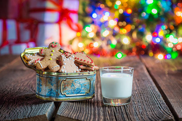 istock Freshly baked cookies with milk 499905196