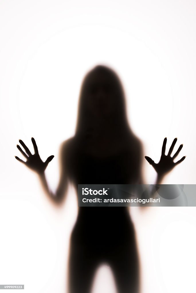 Mujer de silueta - Foto de stock de 20 a 29 años libre de derechos