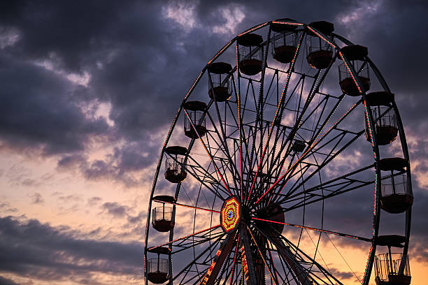 istock Ferris wheel on the background of sky 499912737