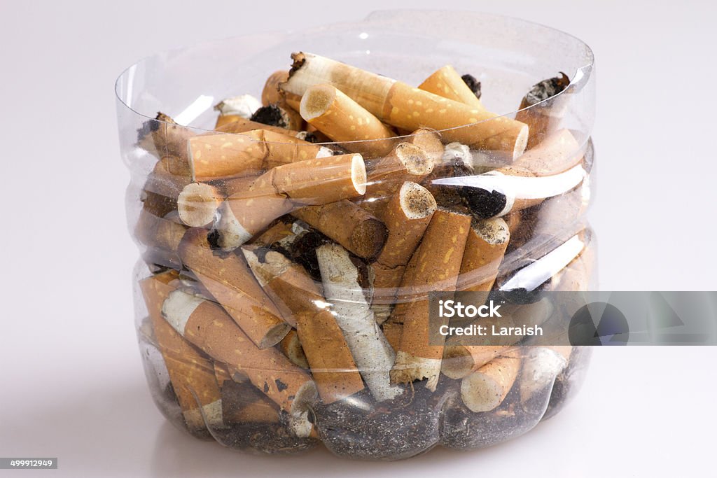 Cigarette butts - Photo de Abus de stupéfiants libre de droits