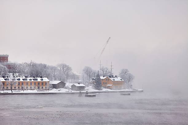 estocolmo inverno de manhã - stockholm sweden sea winter imagens e fotografias de stock