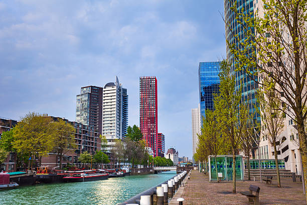 istock Scheepmakershaven street, canal view in Rotterdam 499937306
