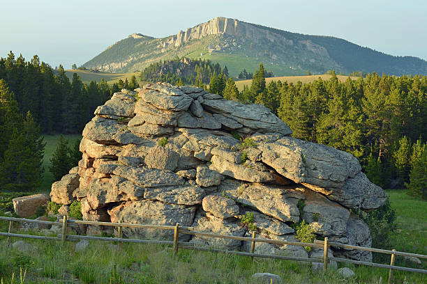 montanhas bighorn rocks - bighorn mountains - fotografias e filmes do acervo