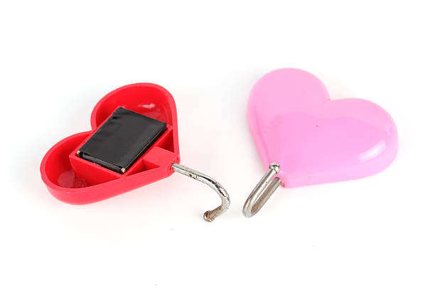 istock Pink and Red Magnets hearts 499978615