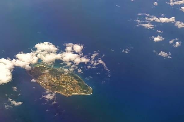 istock Tropical island in the Pacific ocean 499981130