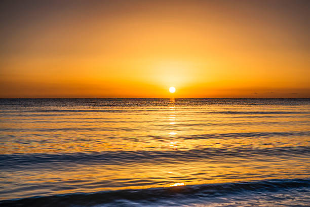istock qinghai lake, sunrise 499982774