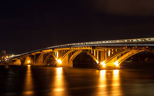 istock Metro bridge over the Dnieper river in Kiev, Ukraine 499984841