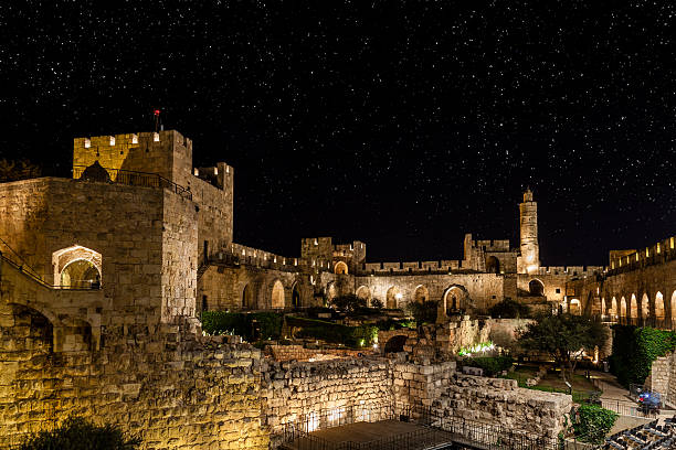 nuit dans la vieille ville - jerusalem photos et images de collection