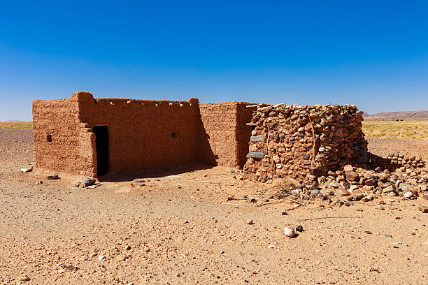 istock hut Berber in the Sahara desert 500036406