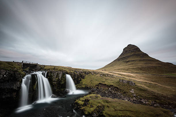 istock Kirkjufellsfoss and Kirkjufell 500043302