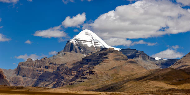 kailash. tibete motivos. - mt pumori imagens e fotografias de stock