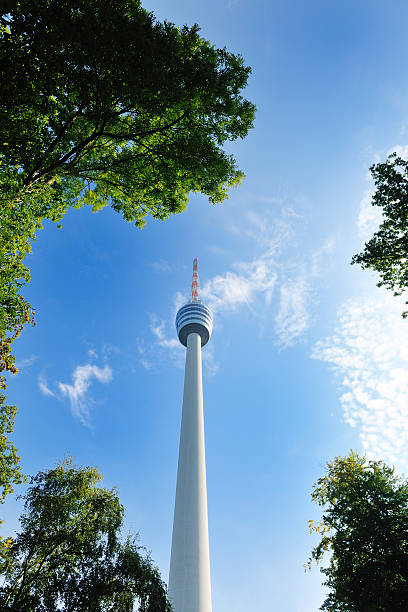 tour de télévision - berlin radio tower photos et images de collection