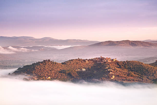 istock dawn in a central Italian mountain landscape 500089718