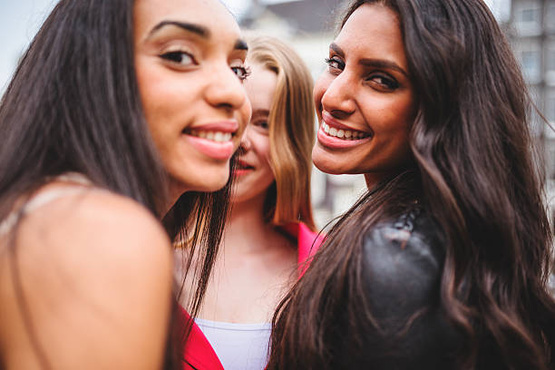 istock friends happiness on the city 500120359