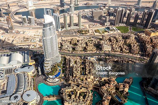 Parte Superior Del Burj Kalifa En Dubai Emiratos Árabes Unidos Foto de stock y más banco de imágenes de Aire libre