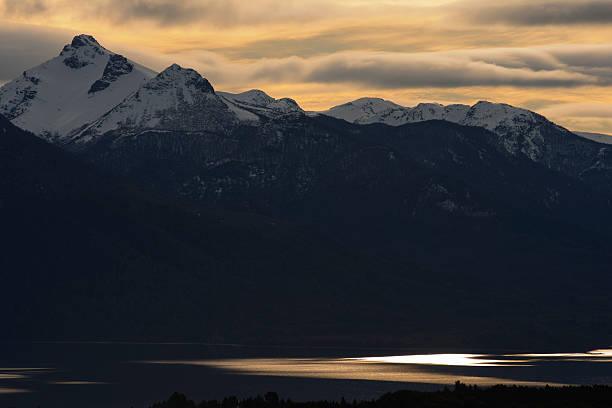 tormenta en bariloche - bariloche chile lake nahuel huapi lake imagens e fotografias de stock