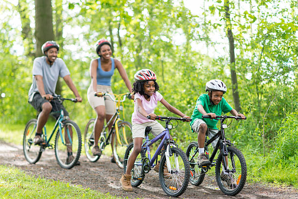 istock Family Cycling 500164577