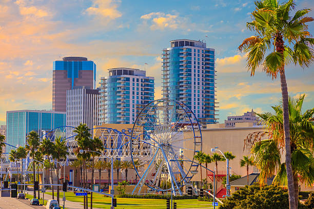 el centro de la ciudad de long beach, ca - los angeles county long beach california sunset fotografías e imágenes de stock