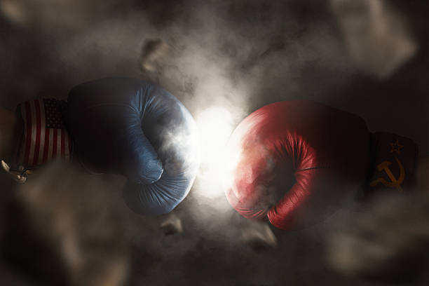 estados unidos y rusia - boxing ring combative sport fighting conflict fotografías e imágenes de stock