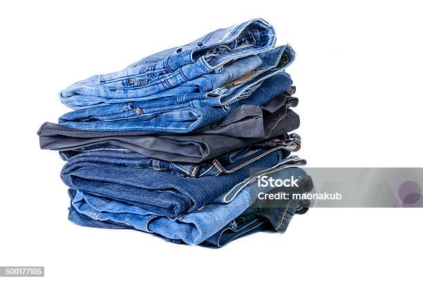 Photo libre de droit de Beaucoup De Blue Jeans banque d'images et plus d'images libres de droit de Adulte - Adulte, Blanc, Bleu