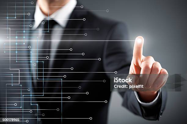 Conceito De Ecrã Tátil - Fotografias de stock e mais imagens de Adulto - Adulto, Analisar, Apontar - Sinal Manual