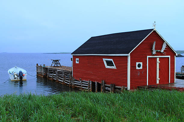 istock Colorful fishing shack 500200695