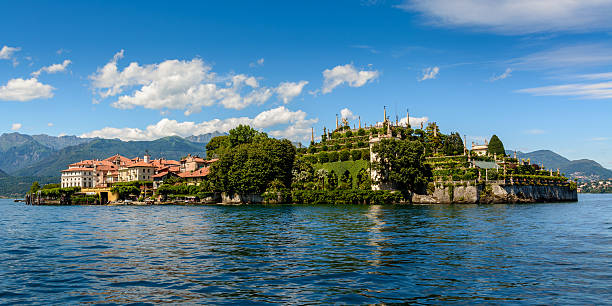istock Islad Bella Maggiore Lake 500216517