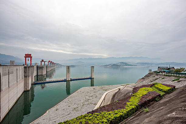 trzy wąwozy dam wzdłuż rzeki jangcy w chinach - three gorges zdjęcia i obrazy z banku zdjęć