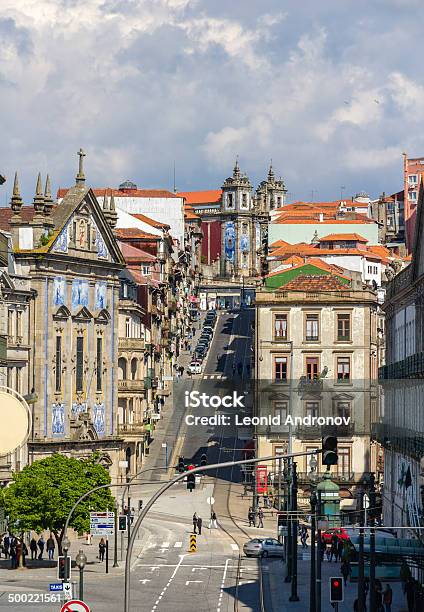 Blick Auf Die Rua 31 De Janeiro In Porto Portugal Stockfoto und mehr Bilder von Alt - Alt, Altertümlich, April